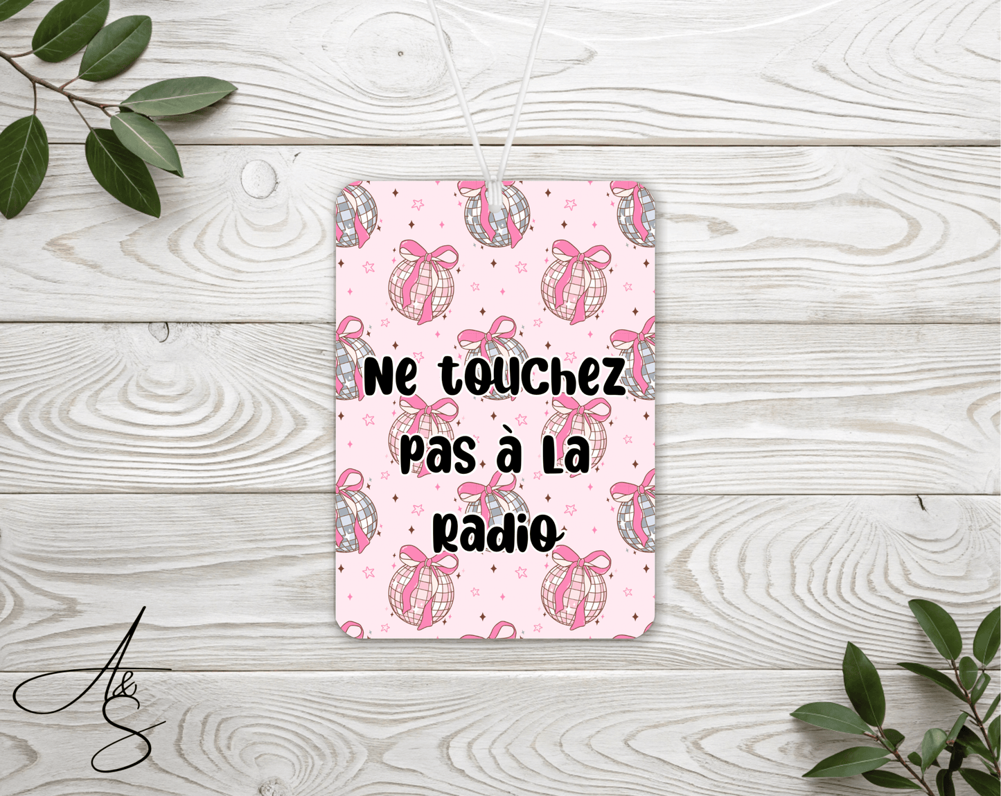 Ne touchez pas à la radio