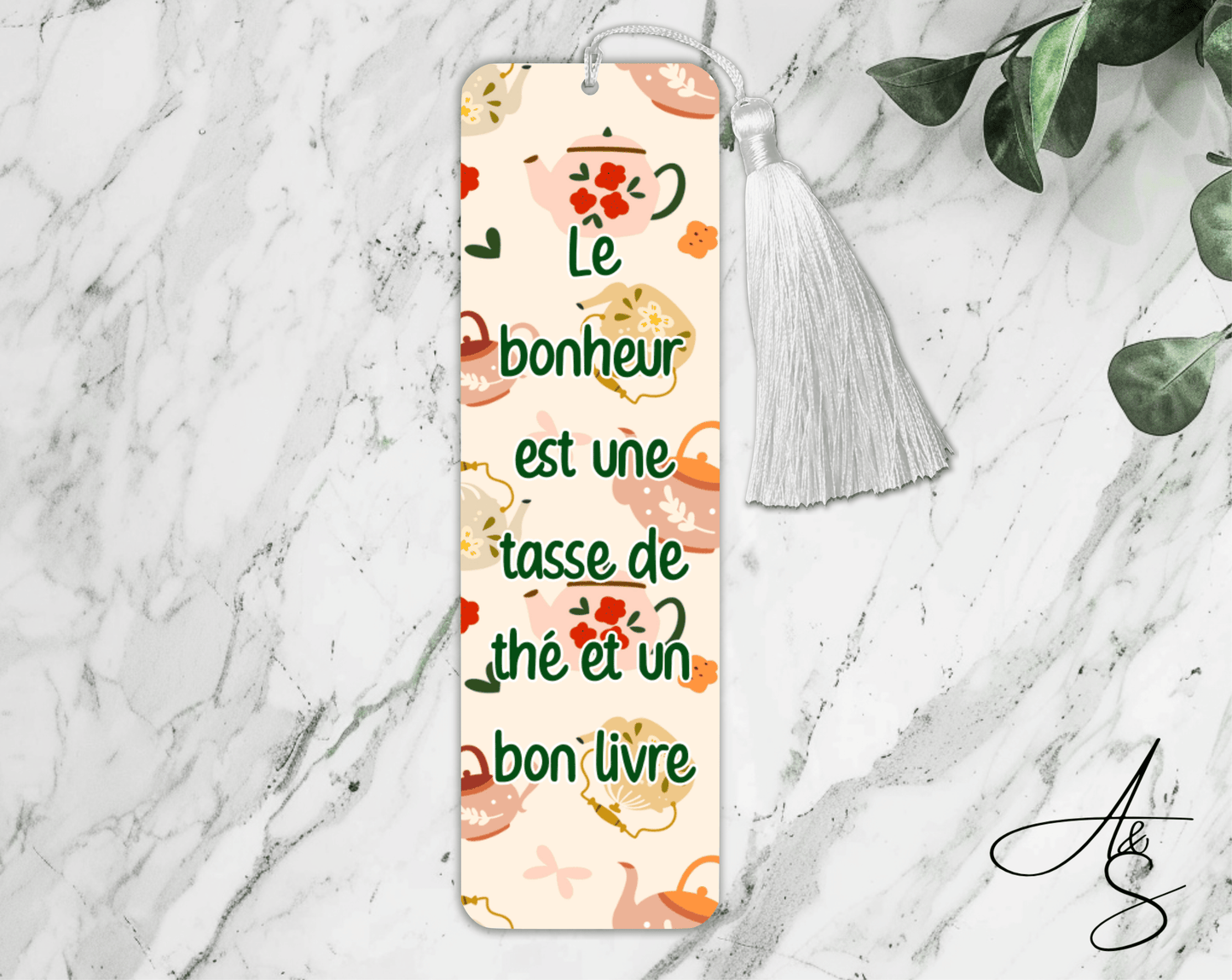 Le bonheur est une tasse de thé et un bon livre