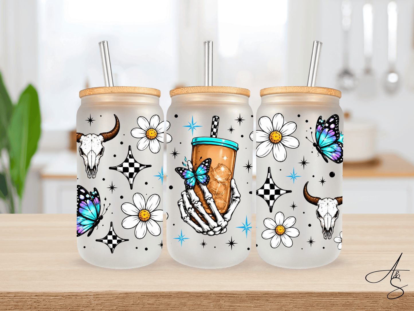 Café glacé et fleurs