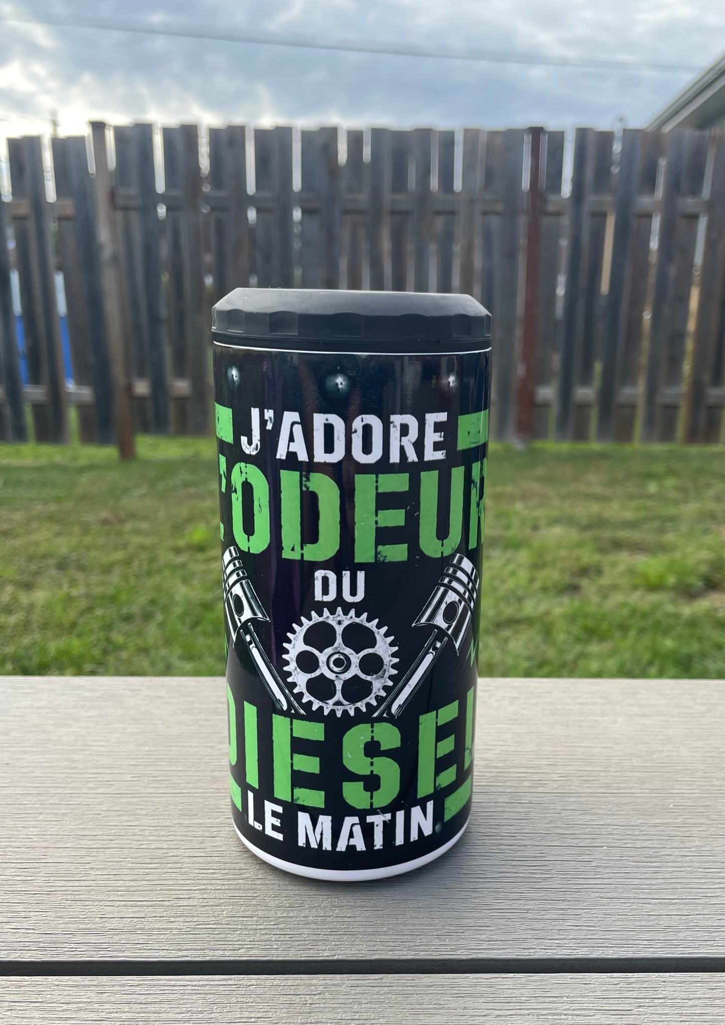 J’adore l’odeur du diesel le matin