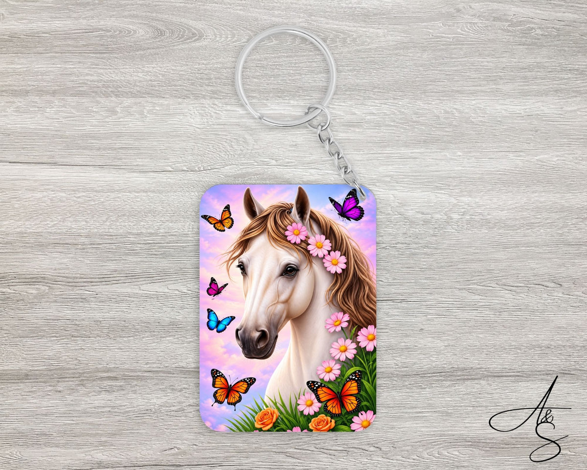 Cheval blond & papillon