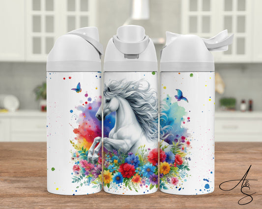 Cheval blanc et coloré