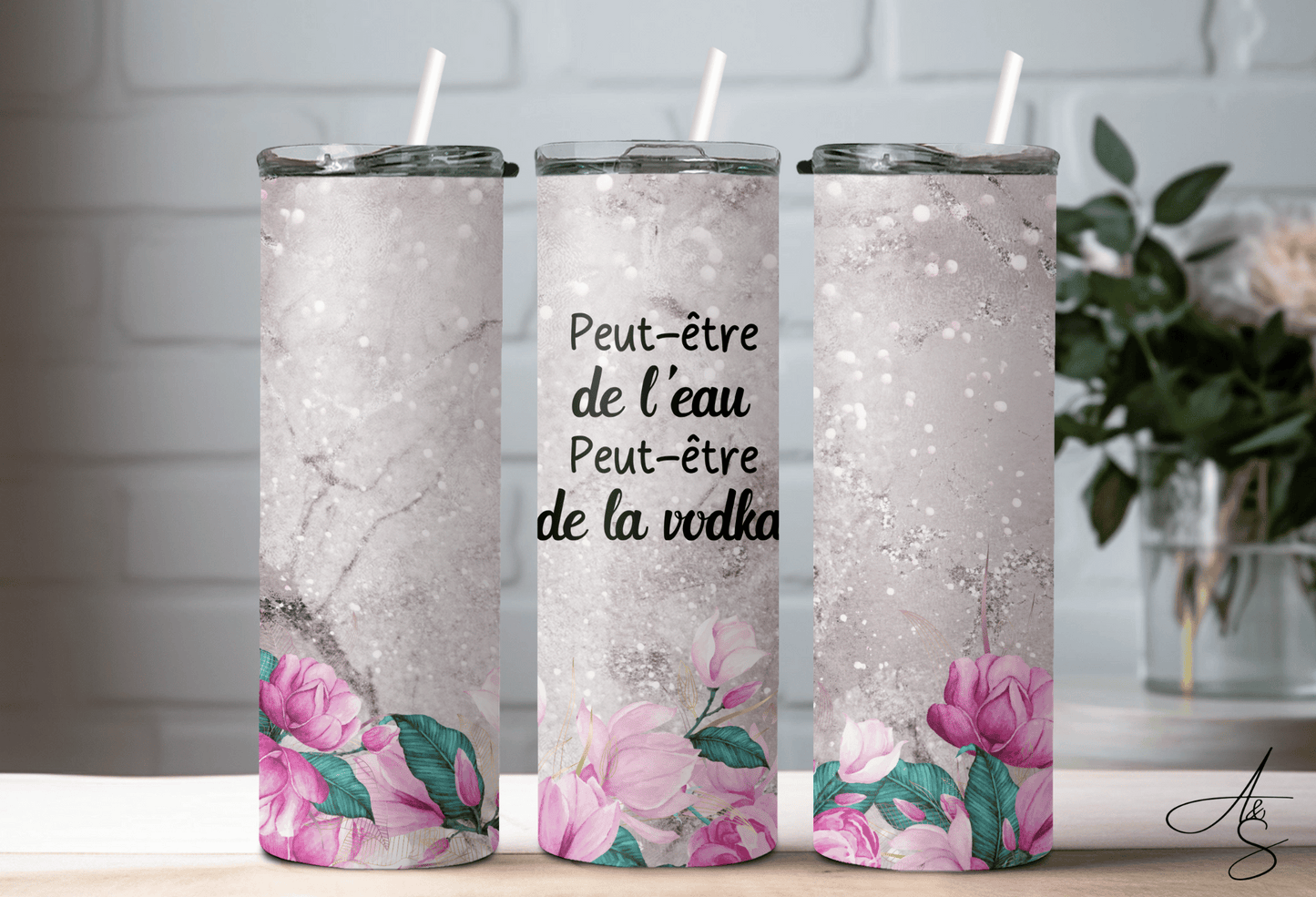 Peut-être de l'eau, peut-être de la vodka