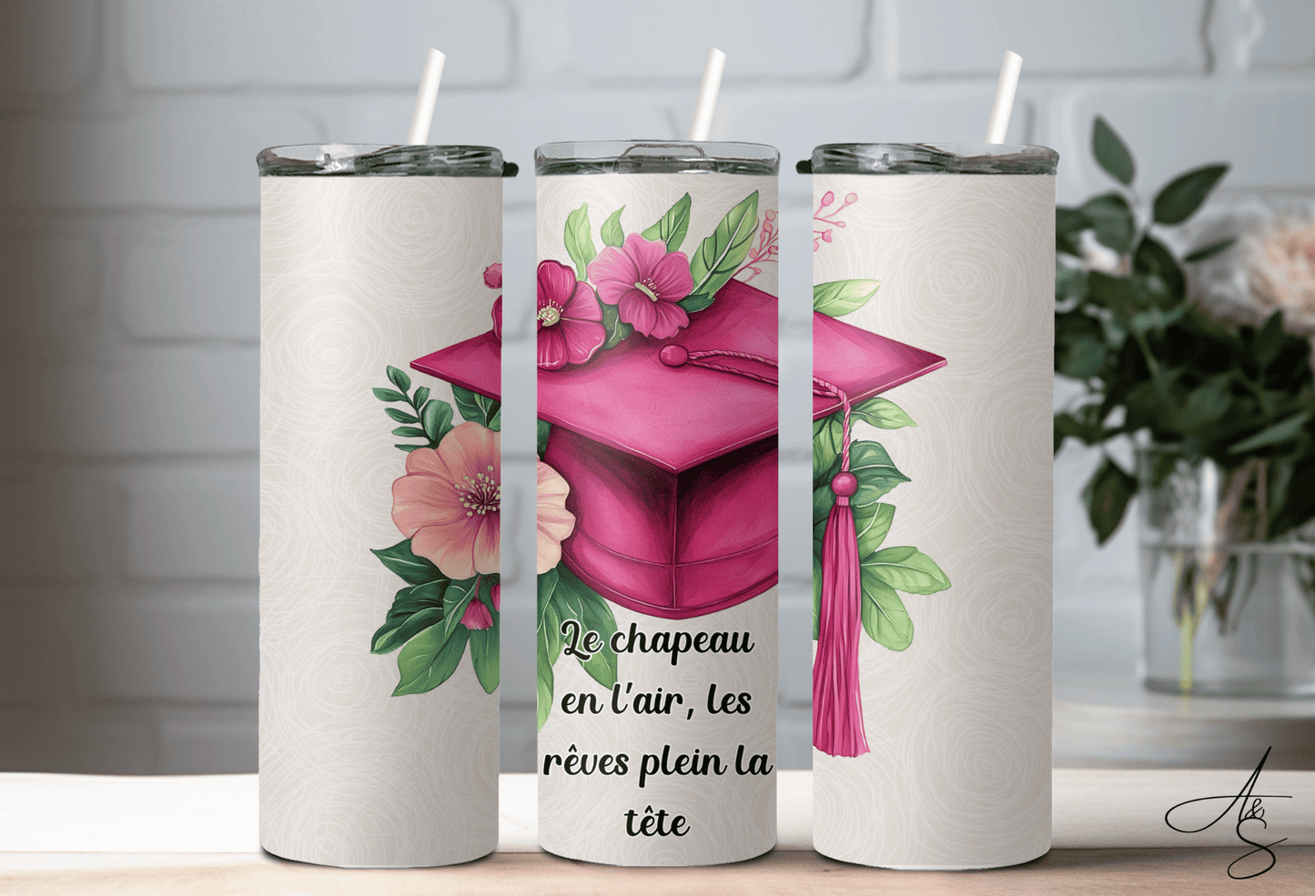 La chapeau en l’air, les rêves plein la tête