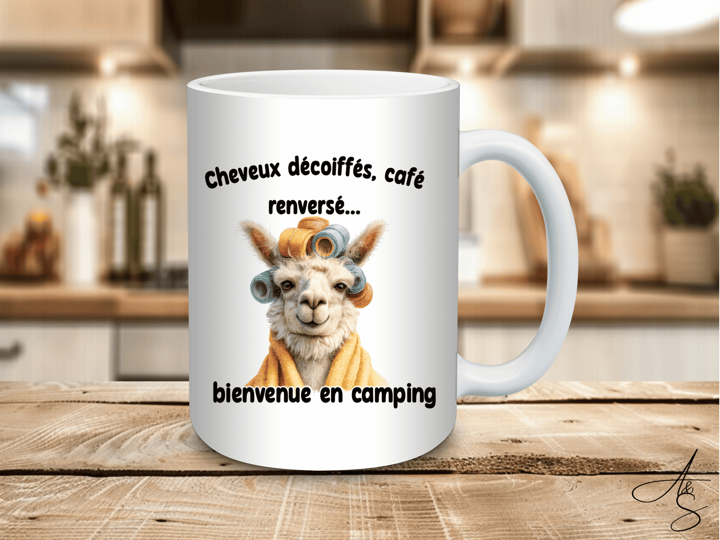 Cheveux décoiffés, café renversé… Bienvenue en camping