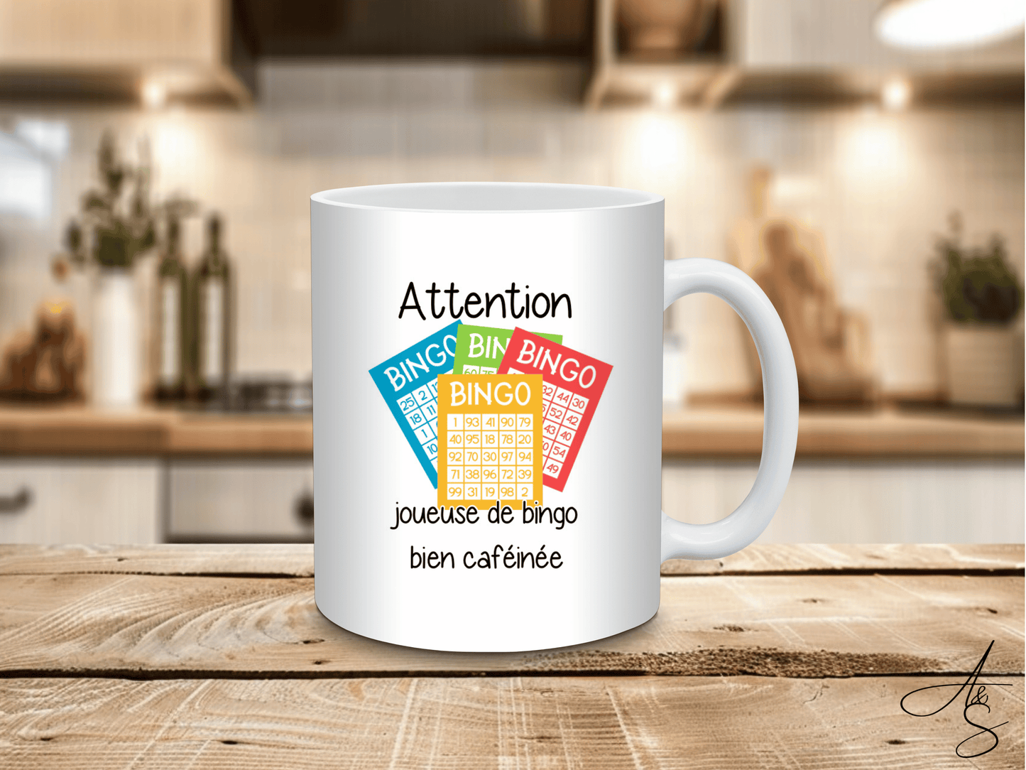 Attention joueuse de bingo bien caféinée