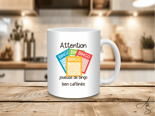 Attention joueuse de bingo bien caféinée